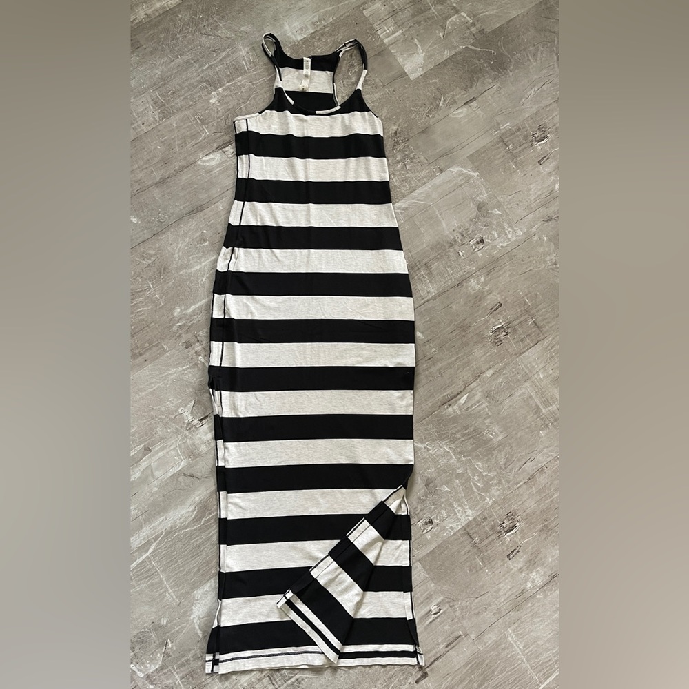 Lululemon Refresh Maxi black white stripe cotton Stretch Sleevless Tank Dress 8